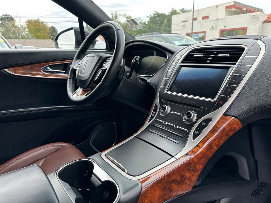 Used 2019 Lincoln Nautilus Reserve image 32