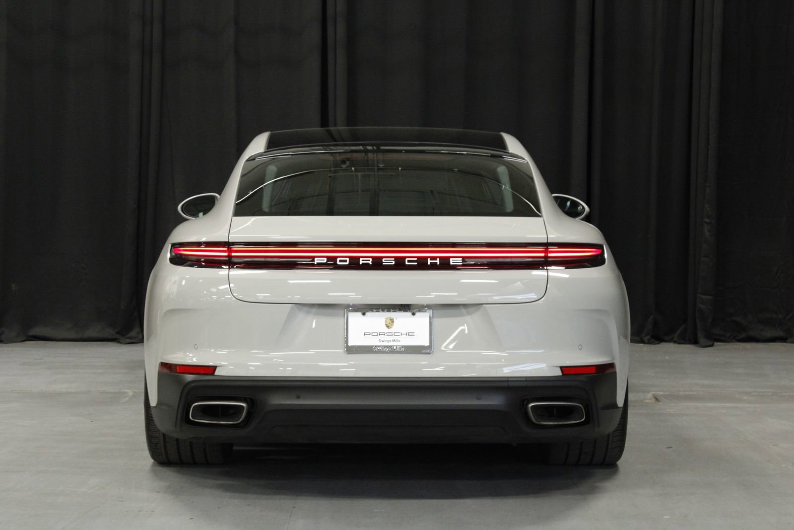 Certified 2025 Porsche Panamera 4 AWD/4WD image 4