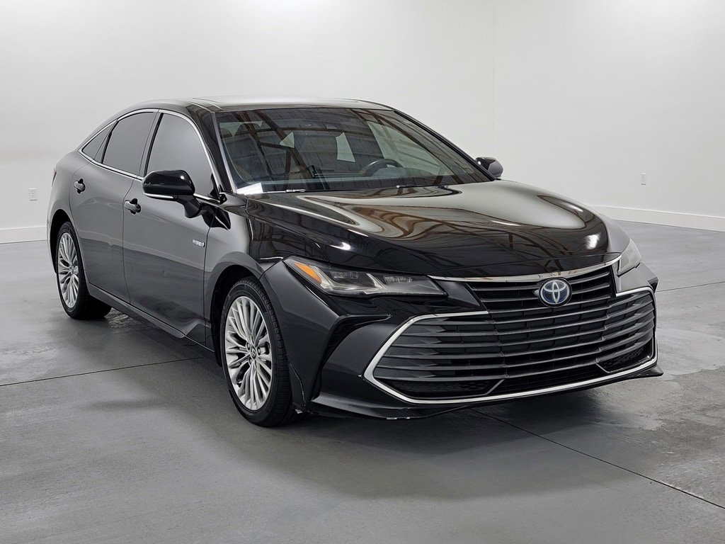 Used 2020 Toyota Avalon Limited FWD image 2