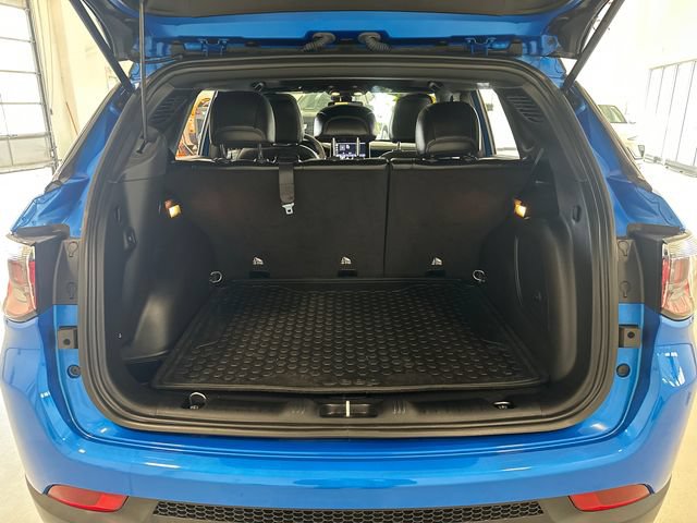 Used 2023 Jeep Compass Latitude w/ Sun and Sound Group AWD/4WD image 32