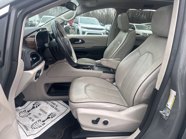 Used 2021 Chrysler Pacifica Limited w/ Premium & Safety Sphere Group image 12