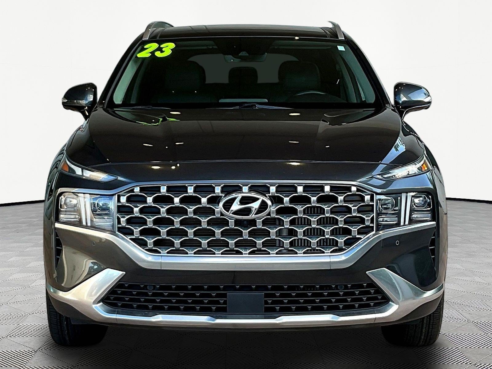 Used 2023 Hyundai Santa Fe Limited AWD/4WD image 2