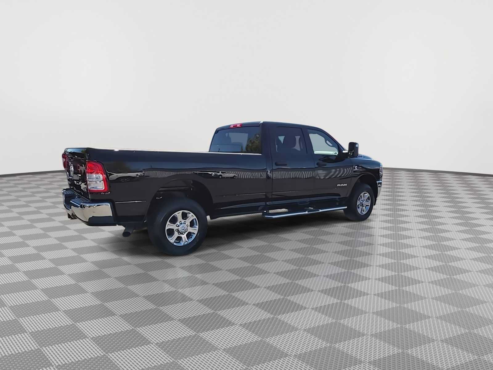 Used 2024 RAM 3500 Big Horn AWD/4WD image 8