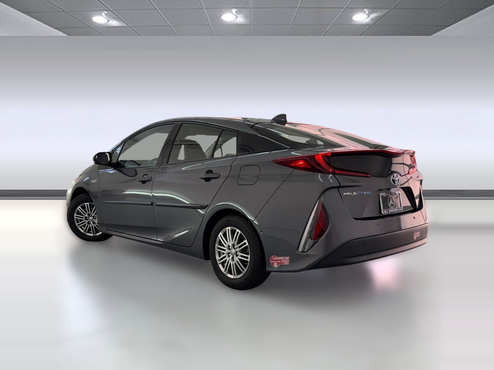 Used 2017 Toyota Prius Prime Advanced FWD image 3