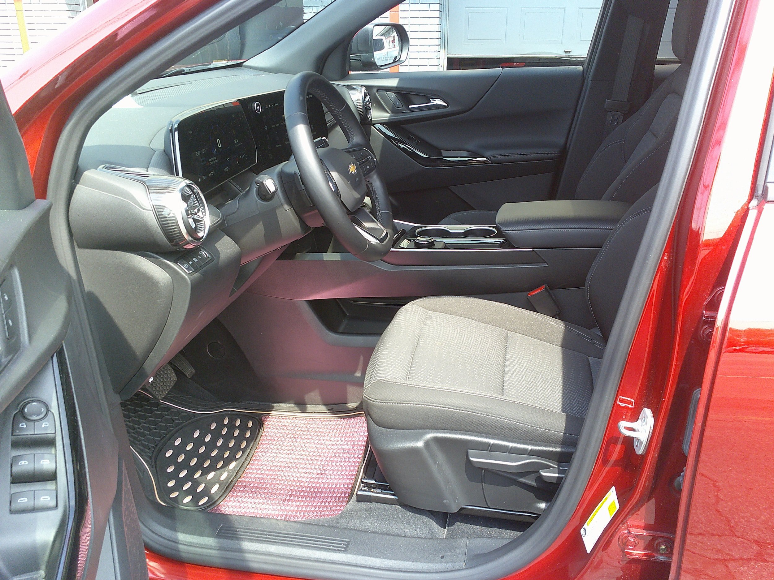 Used 2026 Chevrolet Equinox LT AWD/4WD image 16