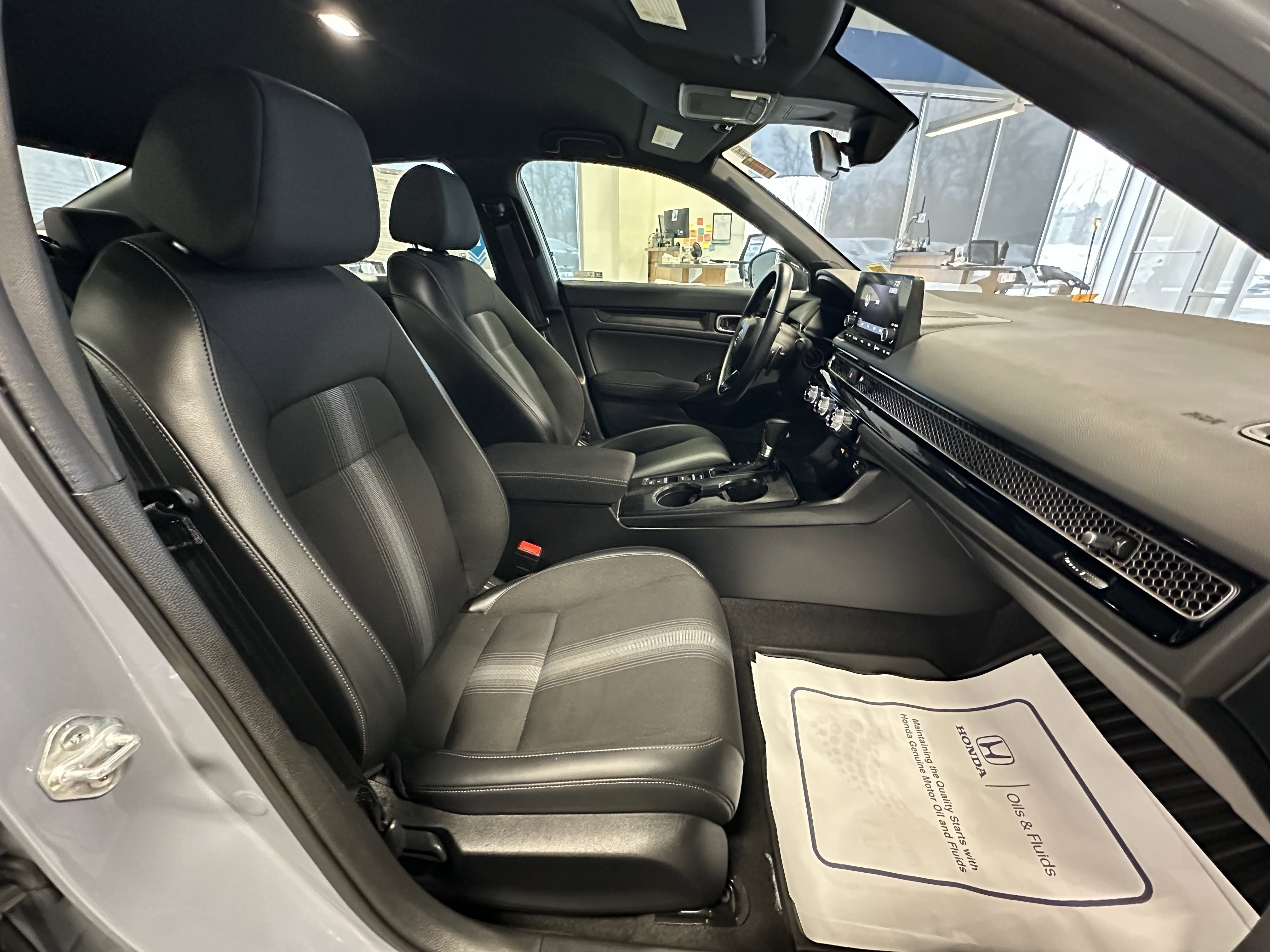 Used 2023 Honda Civic Sport image 17