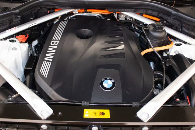 Used 2025 BMW X5 xDrive50e AWD/4WD image 3
