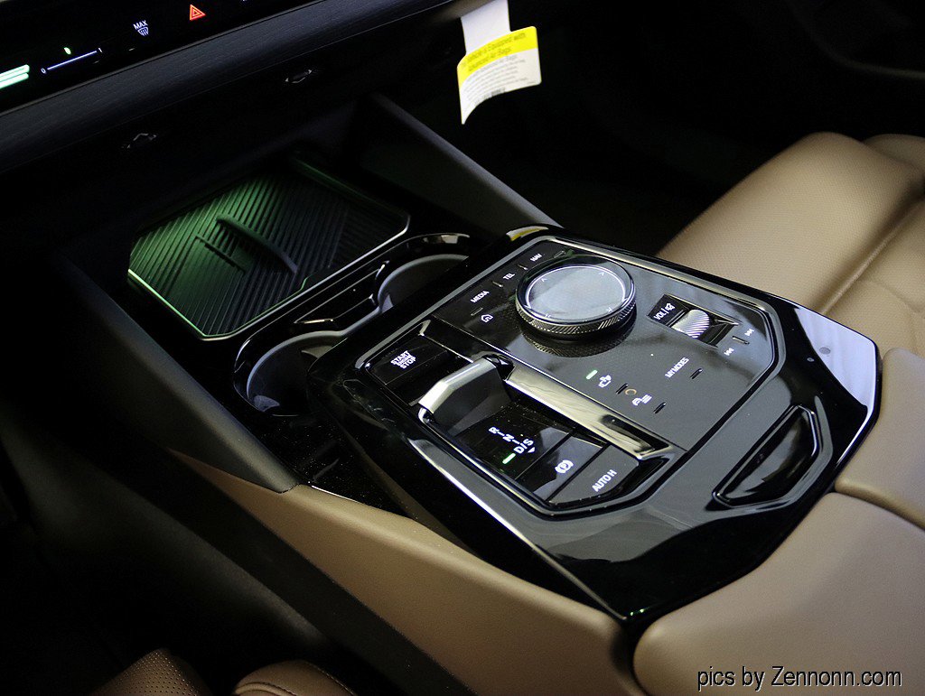 Used 2026 BMW 530i xDrive w/ Premium Package image 25