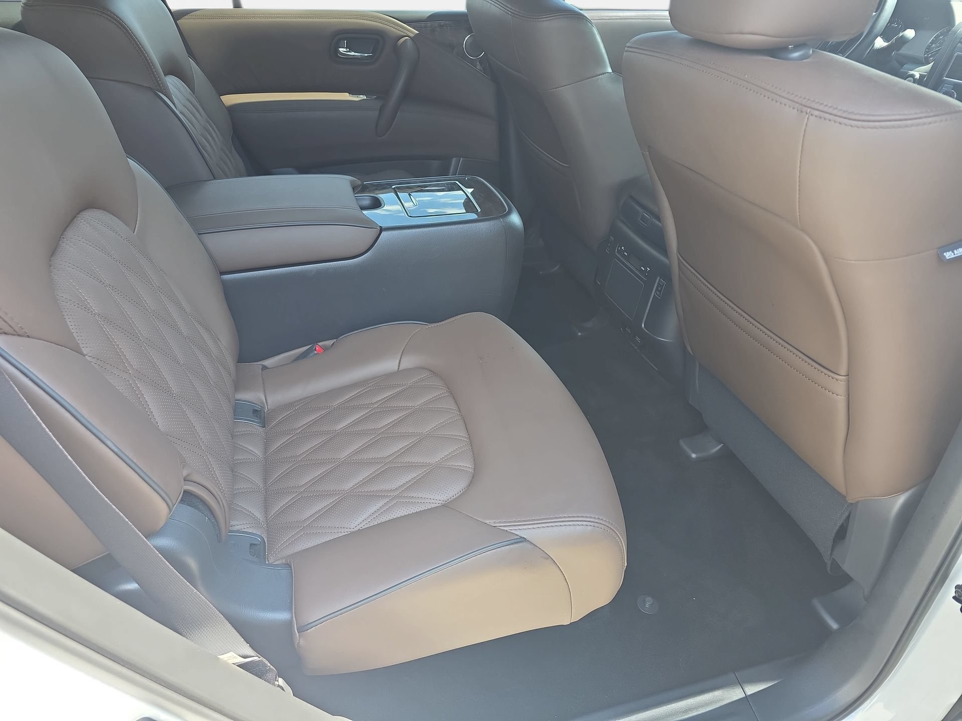 Used 2024 Nissan Armada Platinum w/ Captain's Chairs Package AWD/4WD image 11