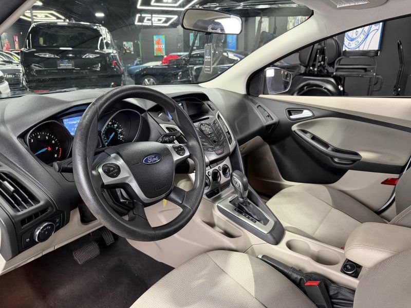 Used 2014 Ford Focus SE FWD image 9