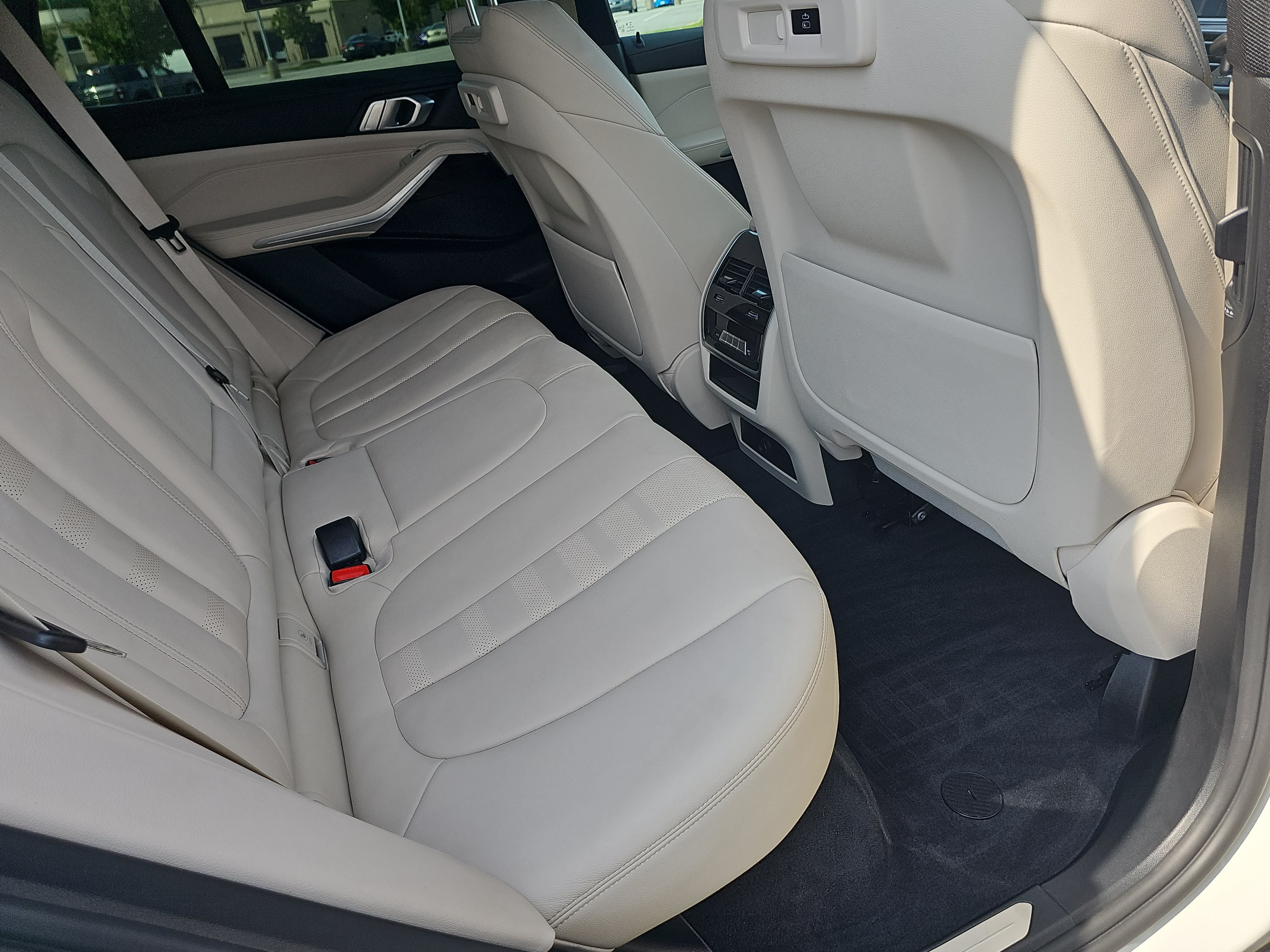 Used 2021 BMW X5 xDrive40i w/ Premium Package 2 AWD/4WD image 11