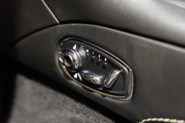 Used 2021 Aston Martin DB11 Volante image 37