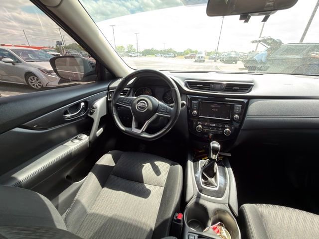 Used 2019 Nissan Rogue SV image 16