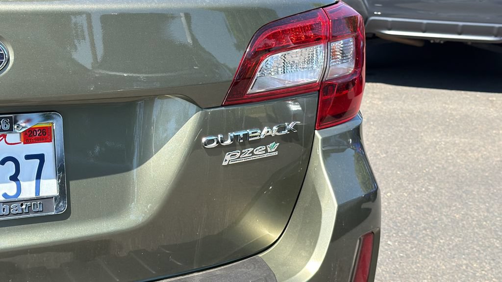 Used 2017 Subaru Outback 2.5i Limited AWD/4WD image 11