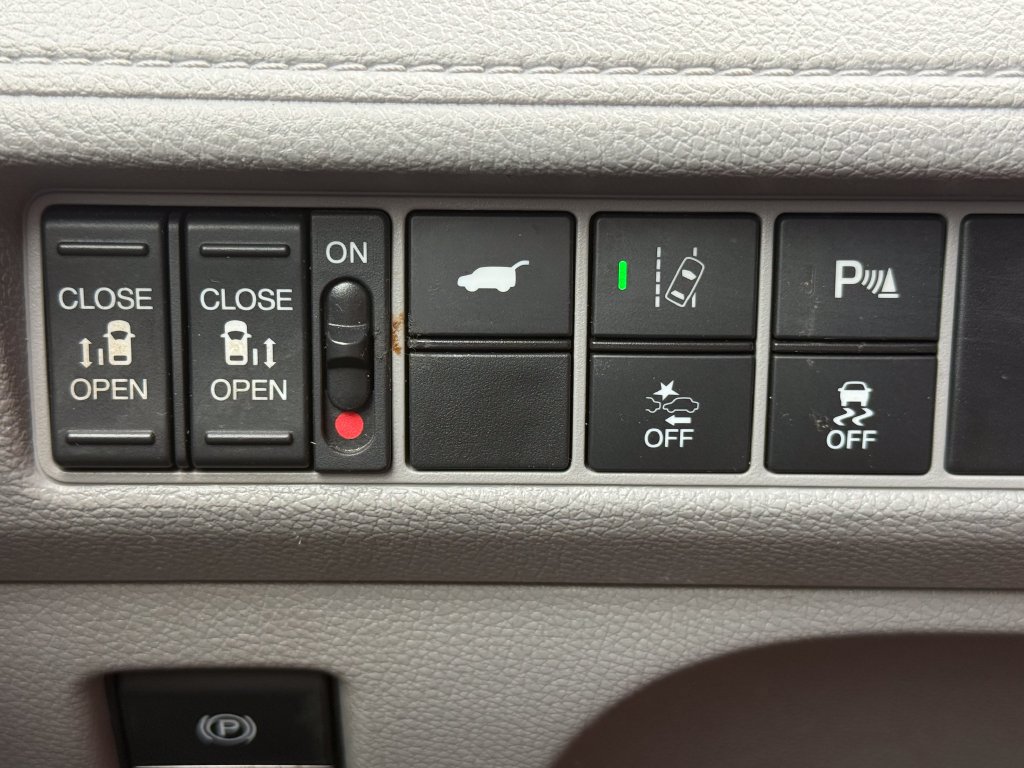Used 2019 Honda Odyssey Elite image 3