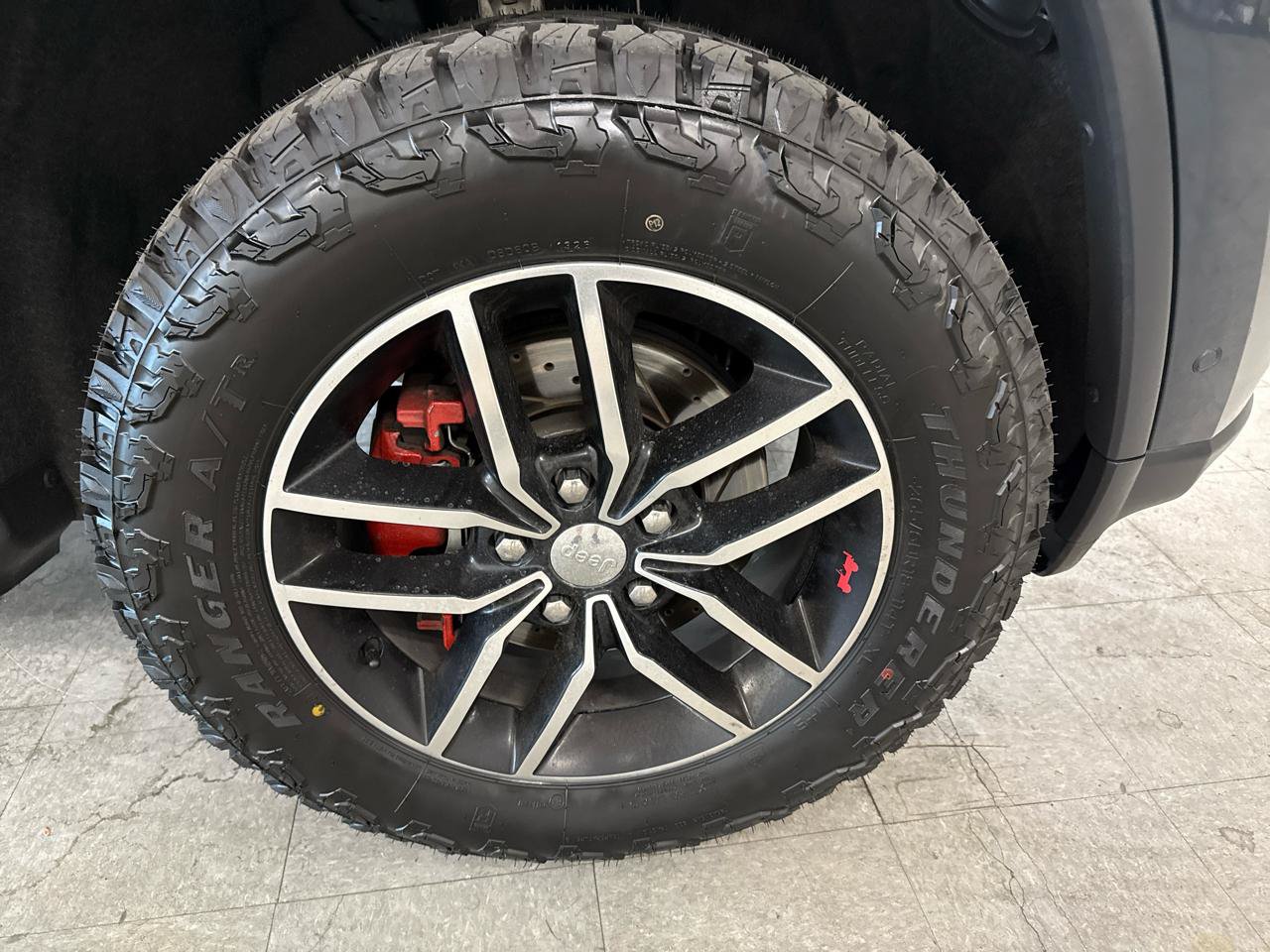 Used 2018 Jeep Grand Cherokee Trailhawk w/ Trailhawk Luxury Group AWD/4WD image 60