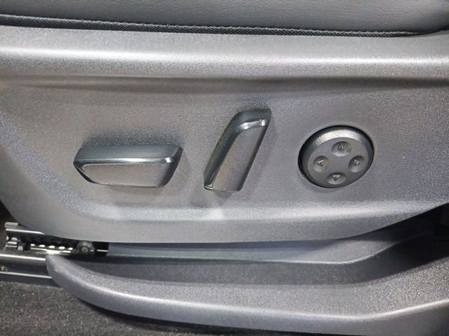 Used 2023 Nissan Ariya AWD image 14