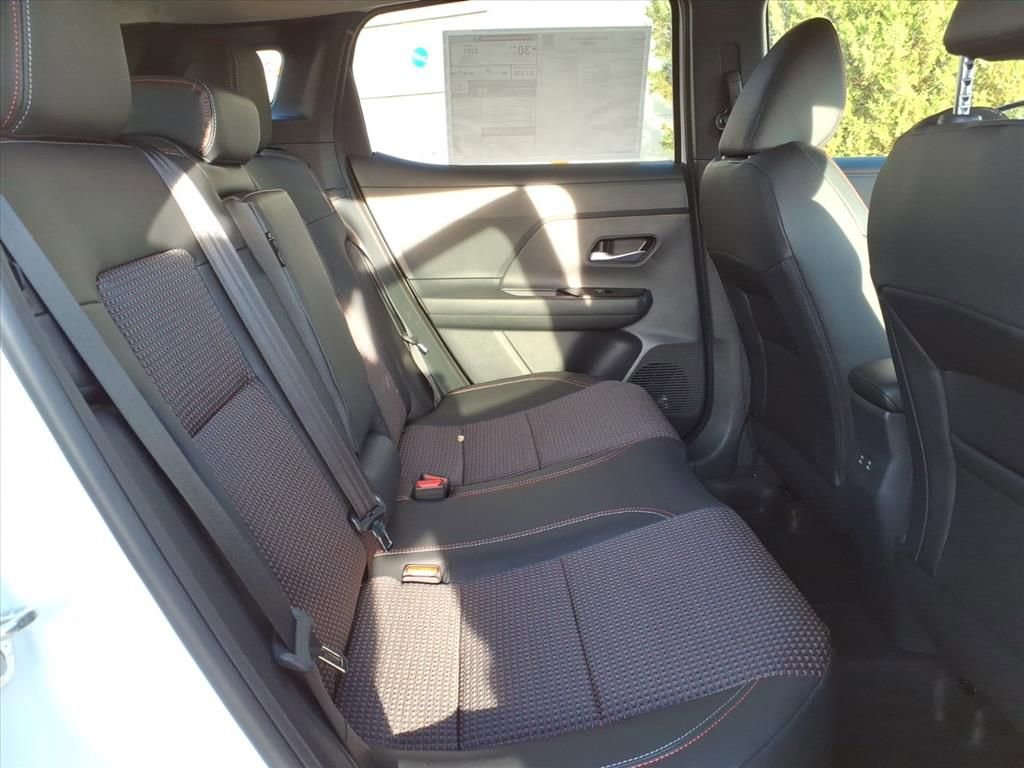 New 2026 Nissan Kicks SR w/ Cold Weather Package image 8