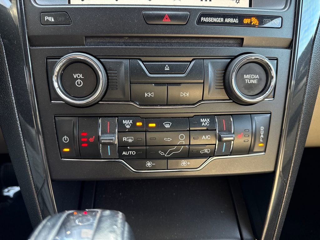 Used 2018 Ford Explorer XLT w/ Equipment Group 202A image 18