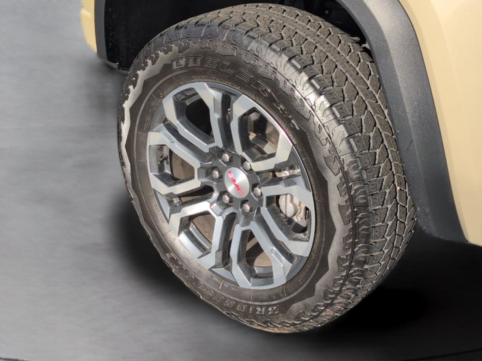 Used 2023 GMC Canyon AT4 w/ AT4 Premium Package image 32