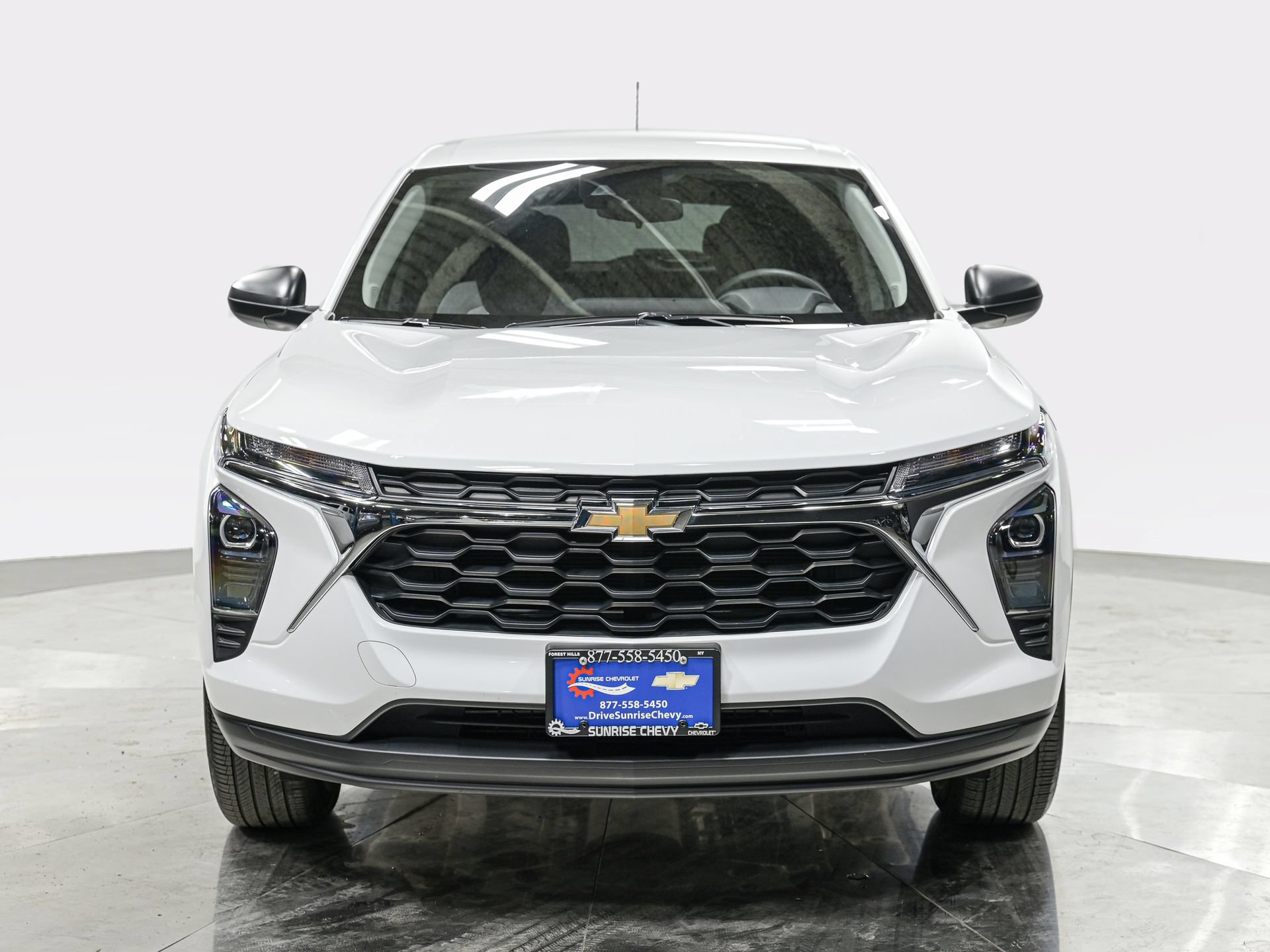 Used 2025 Chevrolet Trax LS FWD image 11