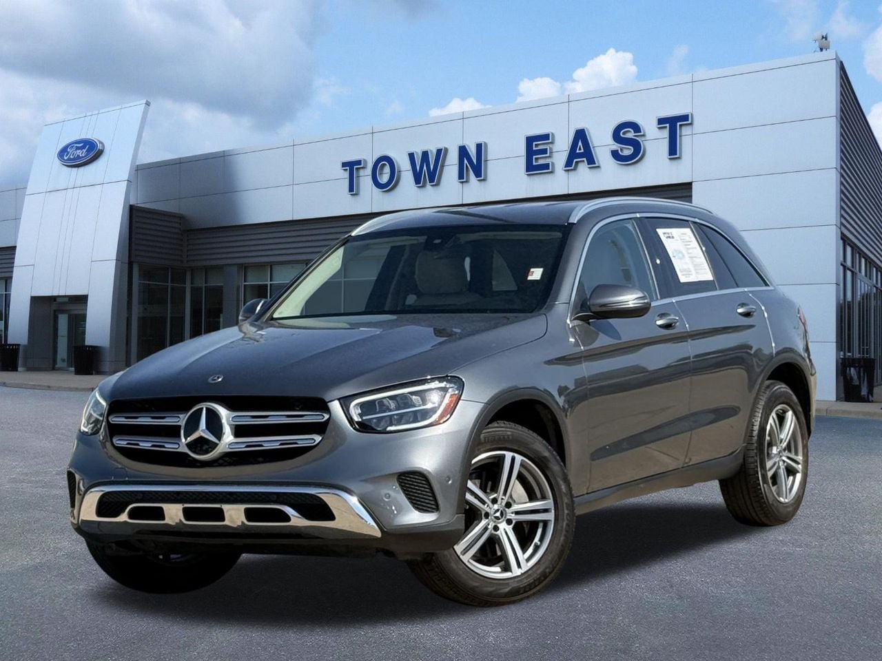 Used 2021 Mercedes-Benz GLC 300 image 1