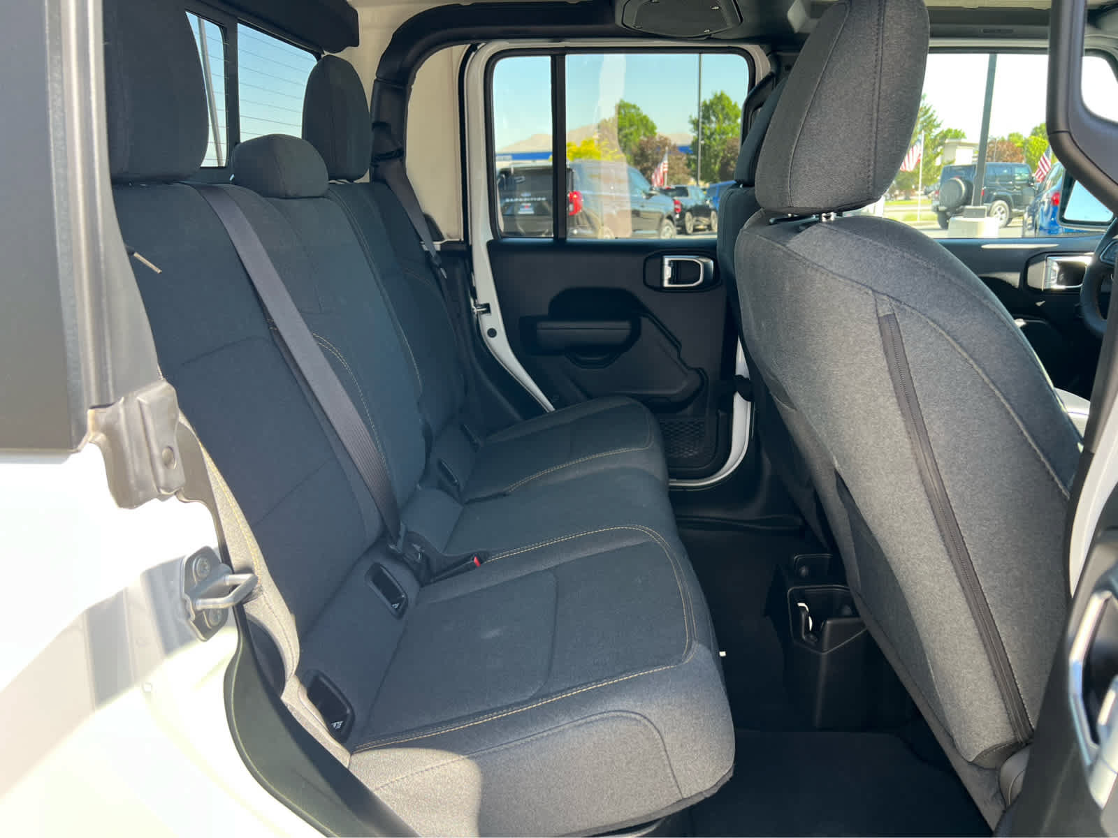 Used 2024 Jeep Gladiator Sport AWD/4WD image 25