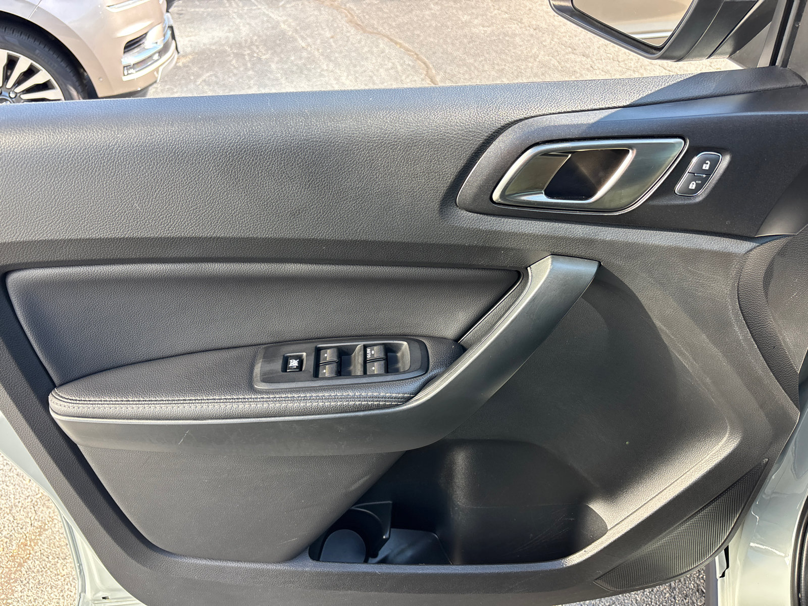 Used 2022 Ford Ranger Lariat w/ Tremor Off-Road Package AWD/4WD image 11