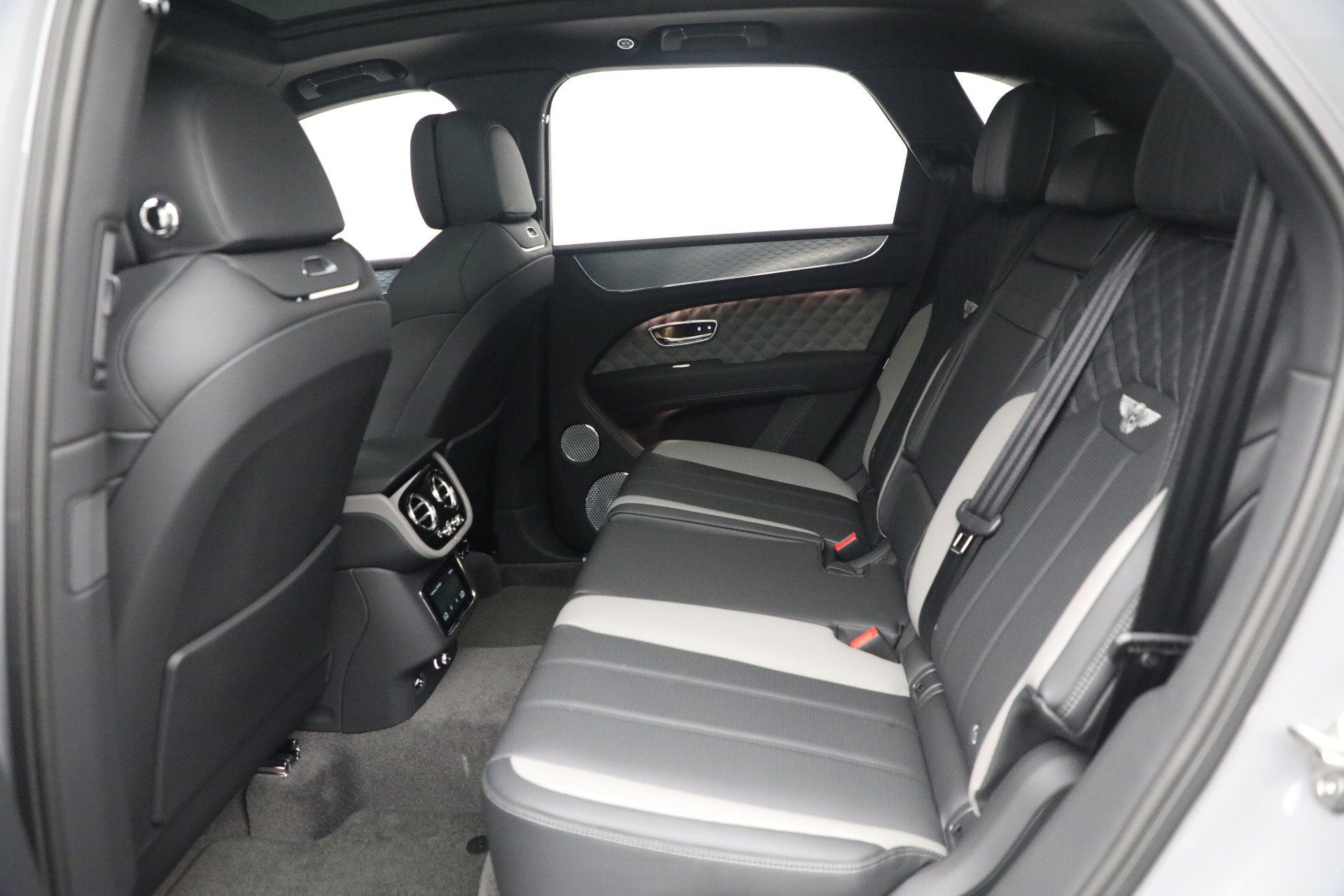 New 2024 Bentley Bentayga image 23