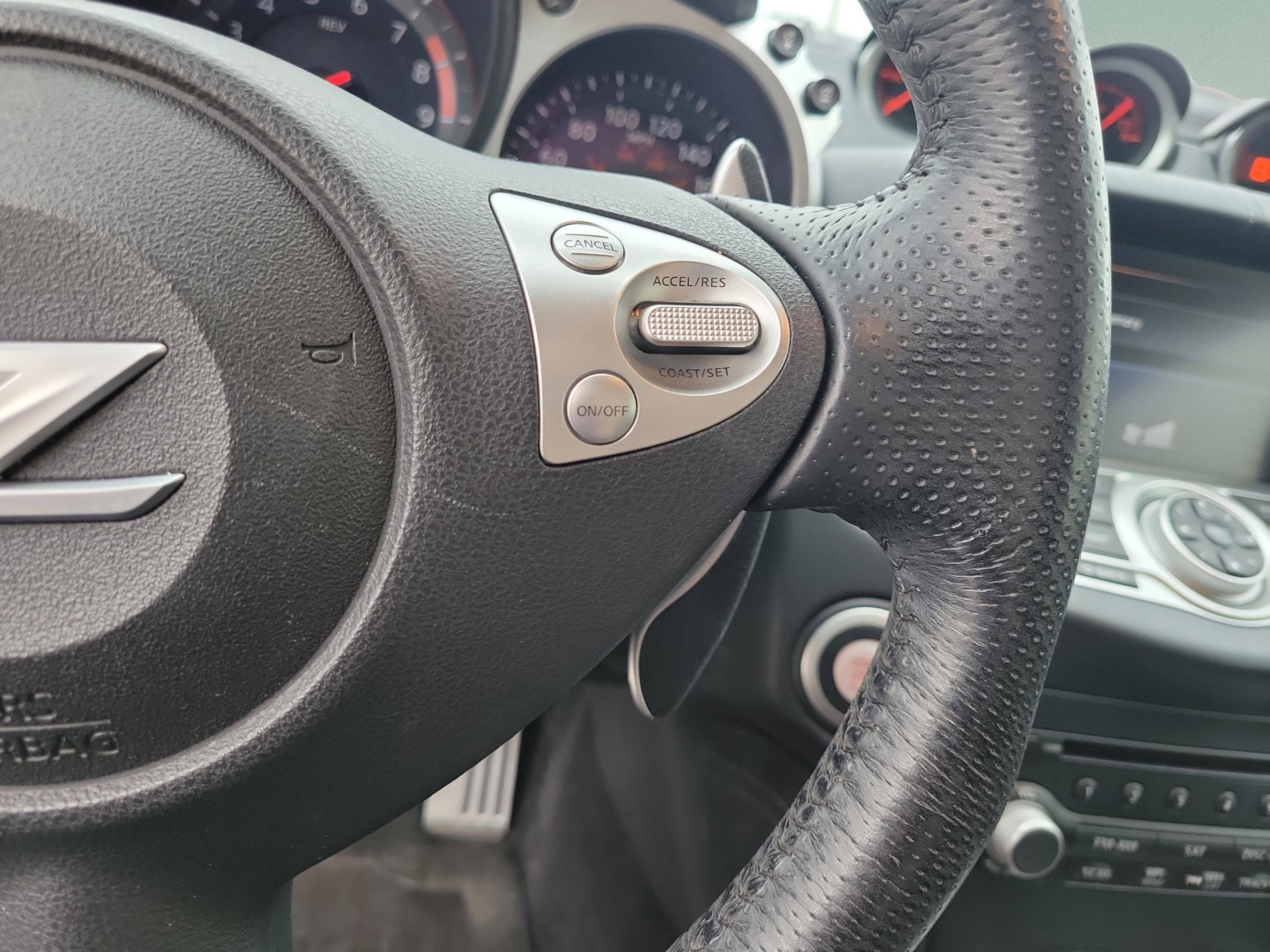 Used 2016 Nissan 370Z Touring RWD image 23