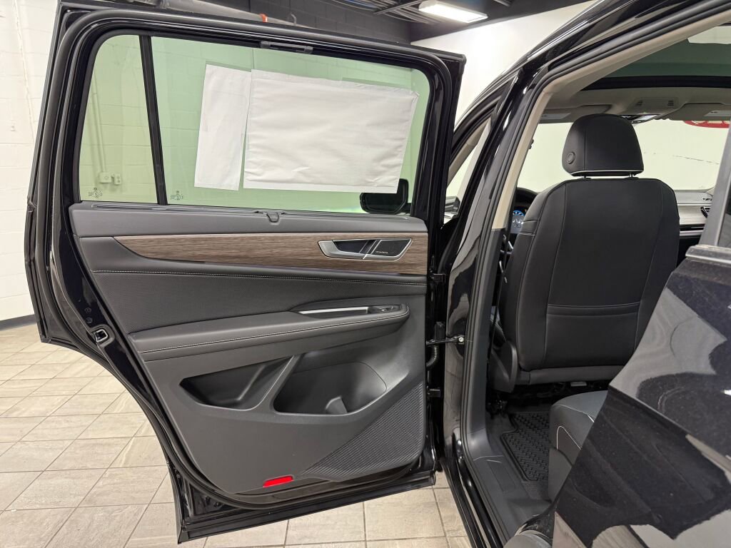 New 2026 Volkswagen Atlas SEL Premium R-Line image 27