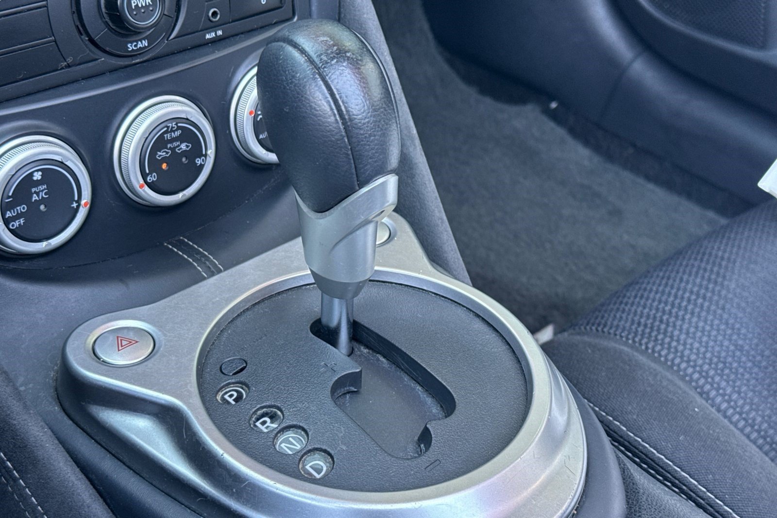 Used 2014 Nissan 370Z Roadster RWD image 18