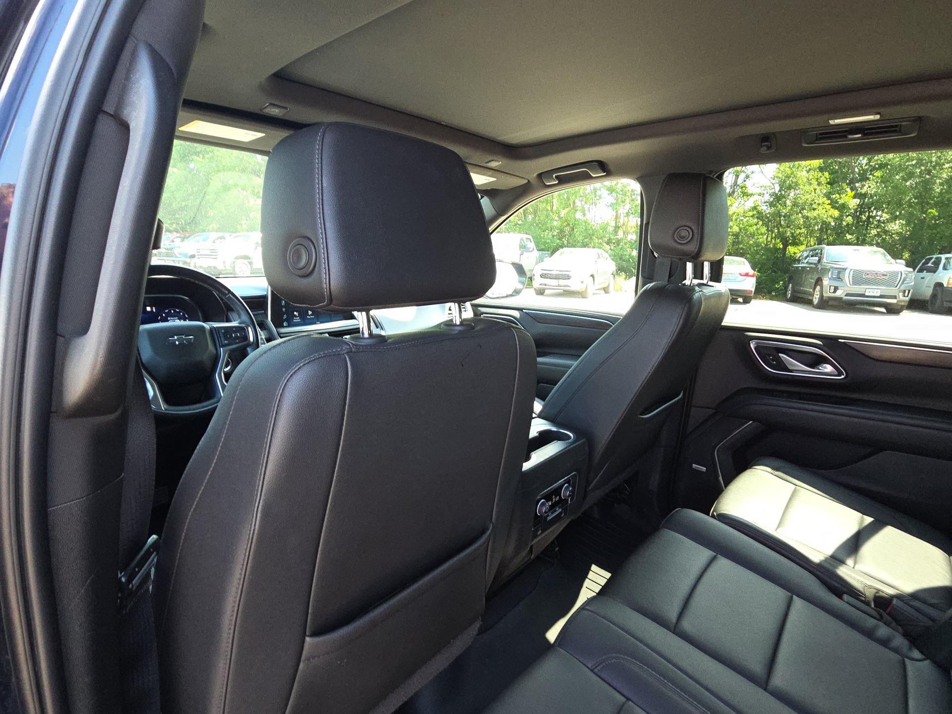 Used 2023 Chevrolet Tahoe Z71 AWD/4WD image 28