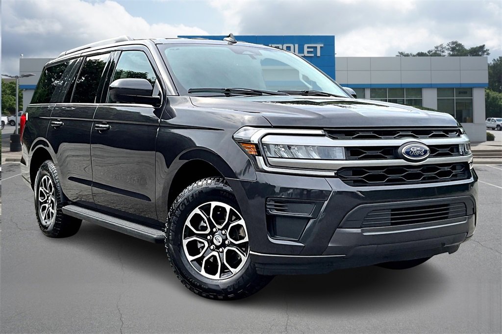 Used 2024 Ford Expedition XLT image 3