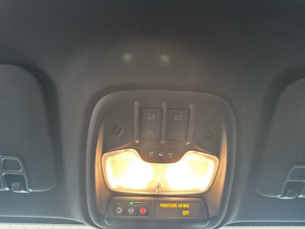 Used 2024 GMC Canyon AT4X image 25