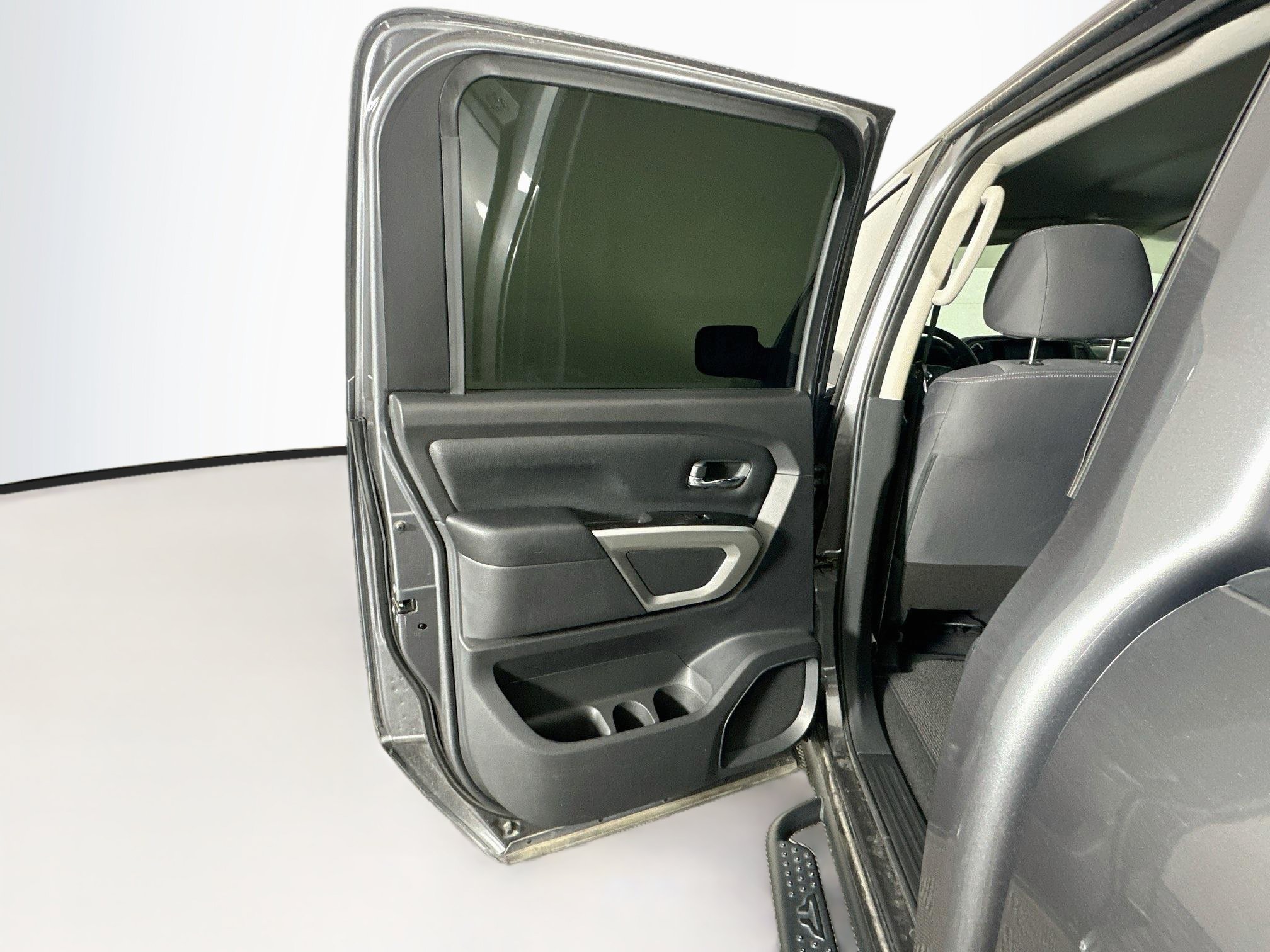 Used 2022 Nissan Titan SV w/ Accessory Utility Package RWD image 25