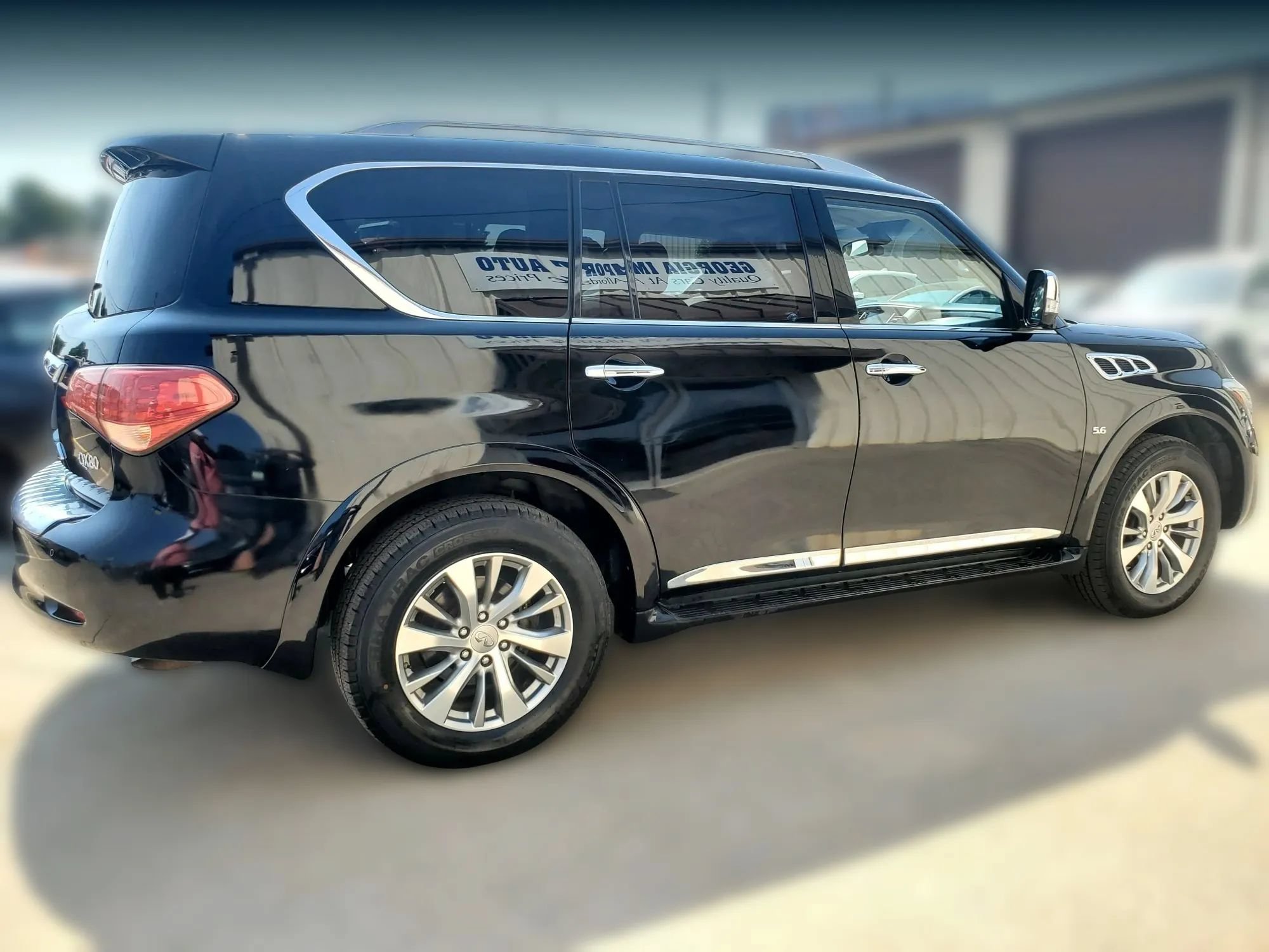 Used 2016 INFINITI QX80 4WD w/ Signature Edition Package image 17