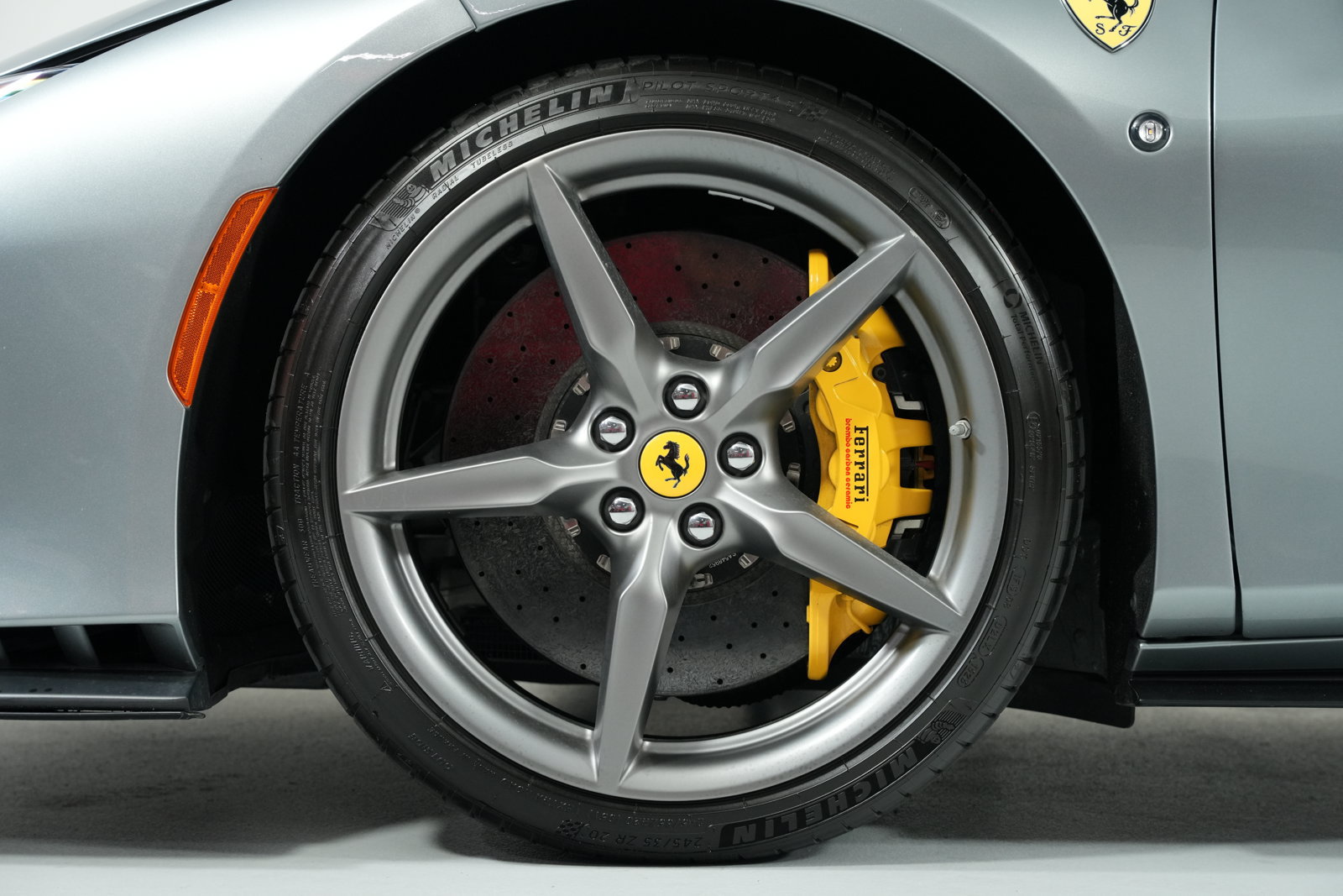 Used 2021 Ferrari F8 Spider RWD image 9