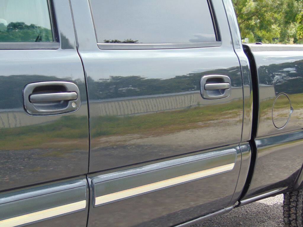 Used 2005 Chevrolet Silverado 2500 LS w/ Heavy-Duty Power Package image 40