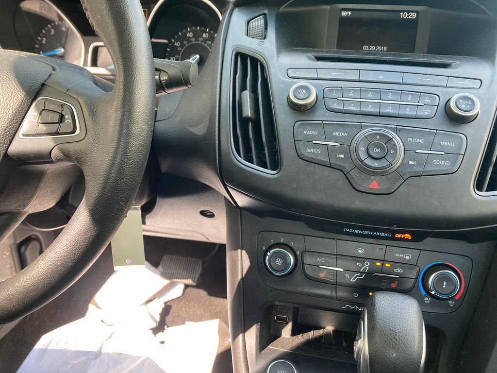 Used 2017 Ford Focus SE w/ Cold Weather Package image 21