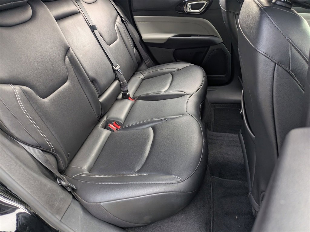 Used 2025 Jeep Compass Limited image 28