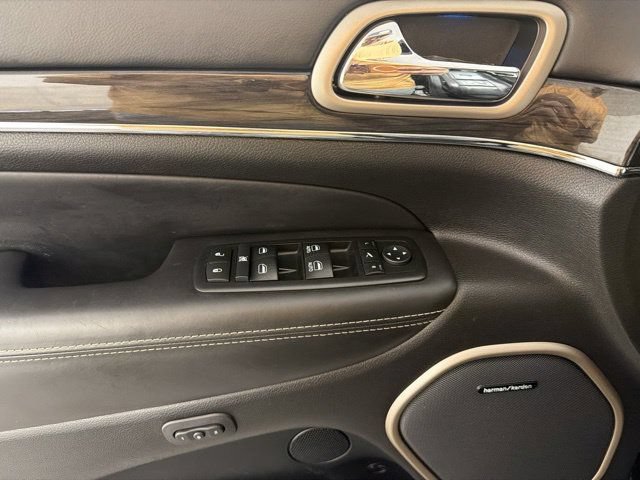 Certified 2017 Jeep Grand Cherokee Overland AWD/4WD image 18