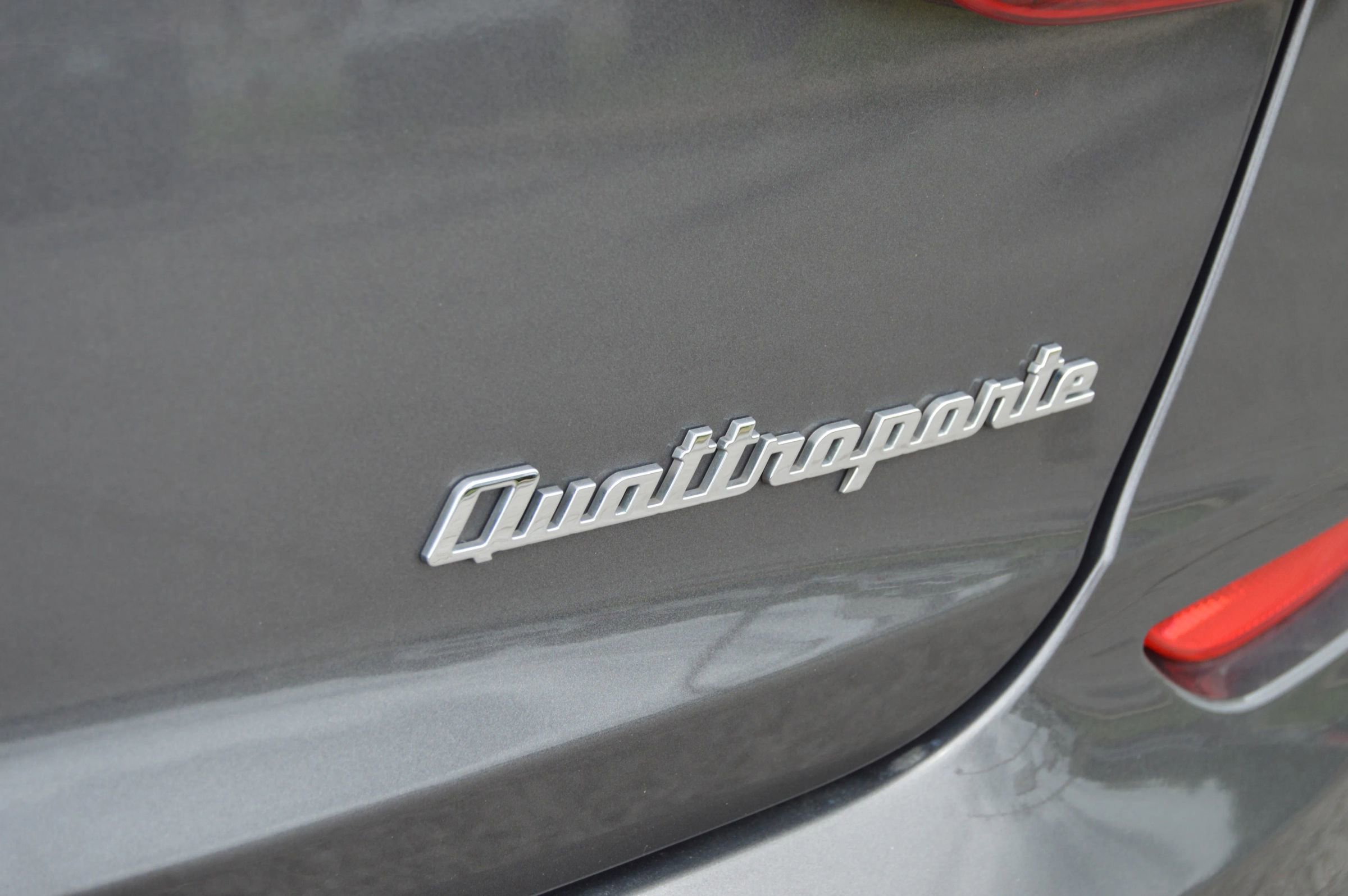 Used 2015 Maserati Quattroporte S Q4 AWD/4WD image 7