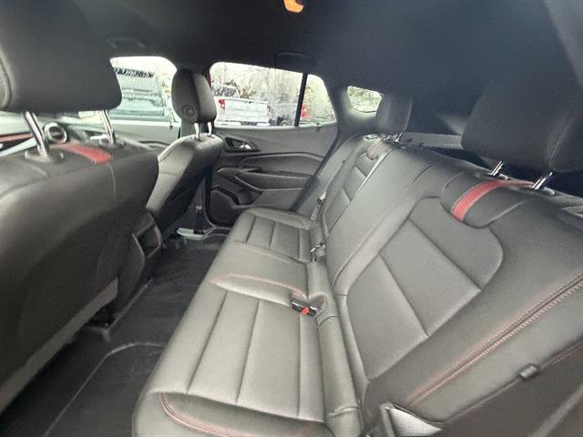 Used 2024 Chevrolet Trax RS FWD image 23