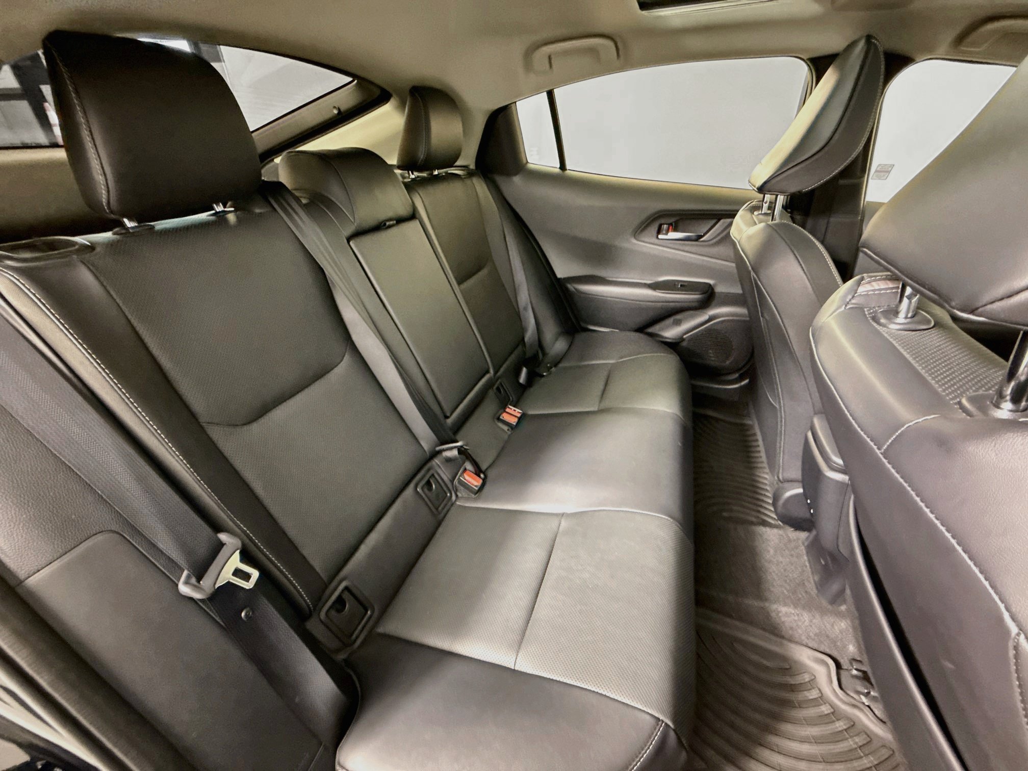 Used 2024 Toyota Prius Limited w/ Limited Premium Package FWD image 25