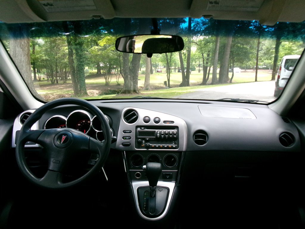 Used 2005 Pontiac Vibe w/ Power Group Value Package FWD image 16