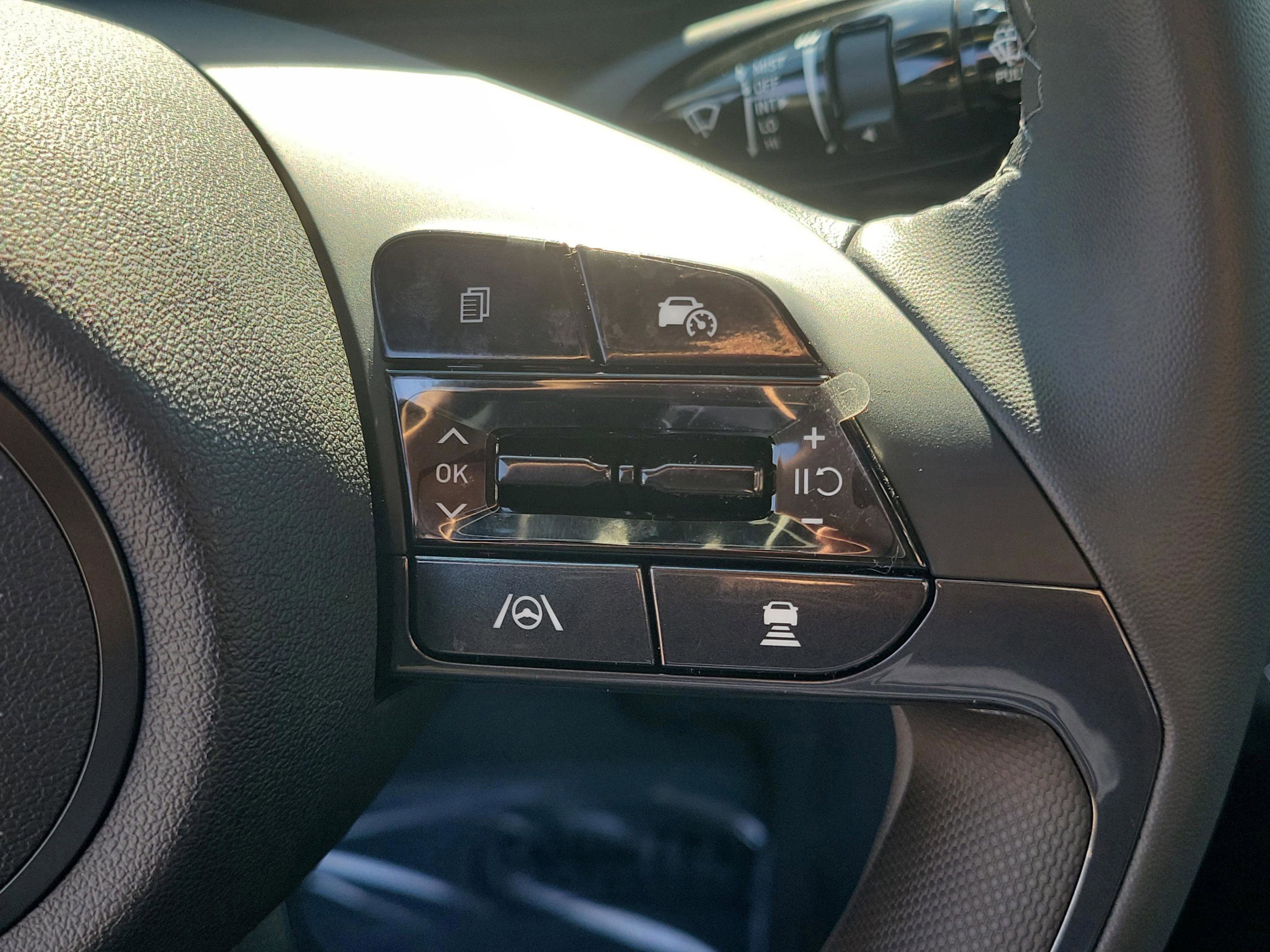 New 2026 Hyundai Elantra SEL Sport image 7