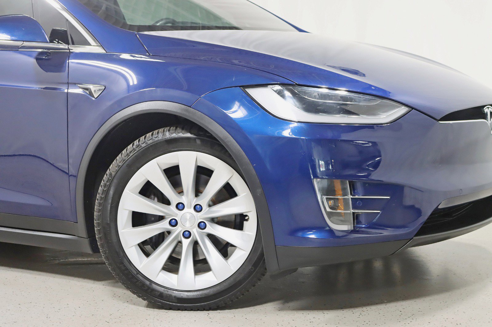 Used 2018 Tesla Model X 75D image 5