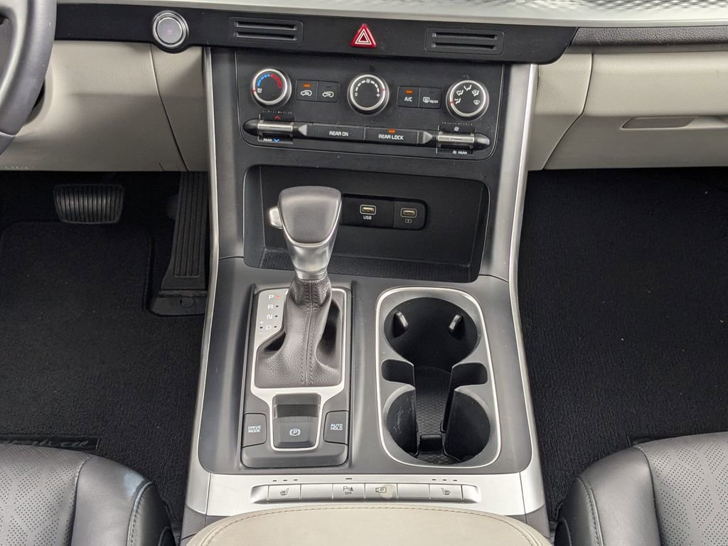 Used 2024 Kia Carnival LX image 23