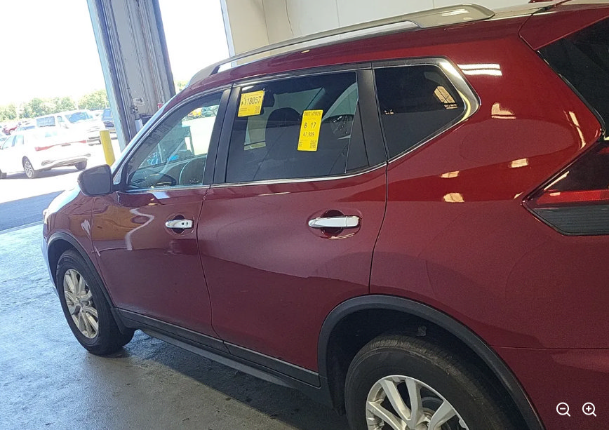 Used 2020 Nissan Rogue SV AWD/4WD image 2